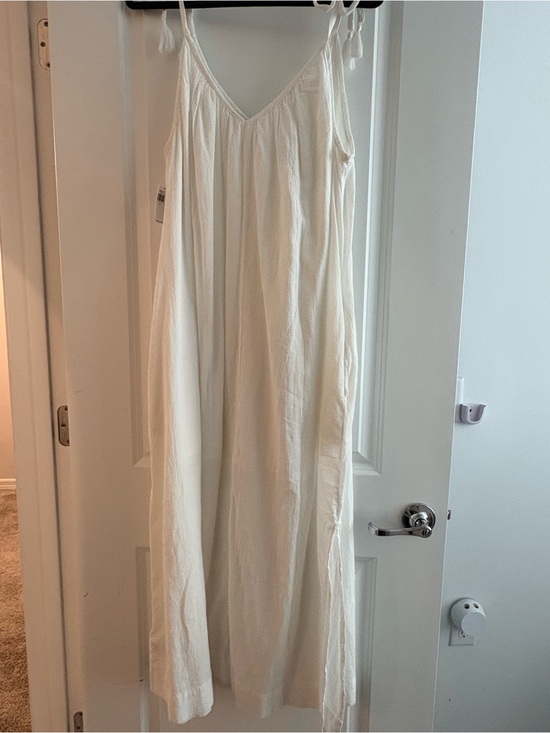 Old Navy Dresses & Skirts - Old Navy White Tie-Shoulder Maxi Dress